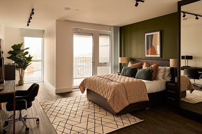 1 Bedroom Flat To Rent In Flat, Mitre Yard, - Scrubs Lane, London, NW10