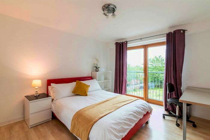 2 Bedroom Flat To Rent In Raleigh Square, Raleigh Street, Nottingham, NG7