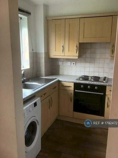 2 Bedroom Flat To Rent In Pentland Close, London, N9