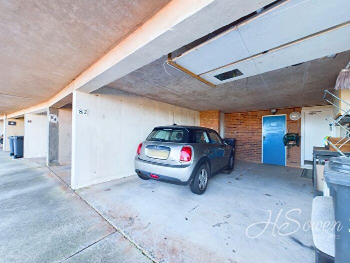 2 Bedroom Flat For Sale In Langstone Close, Torquay, TQ1