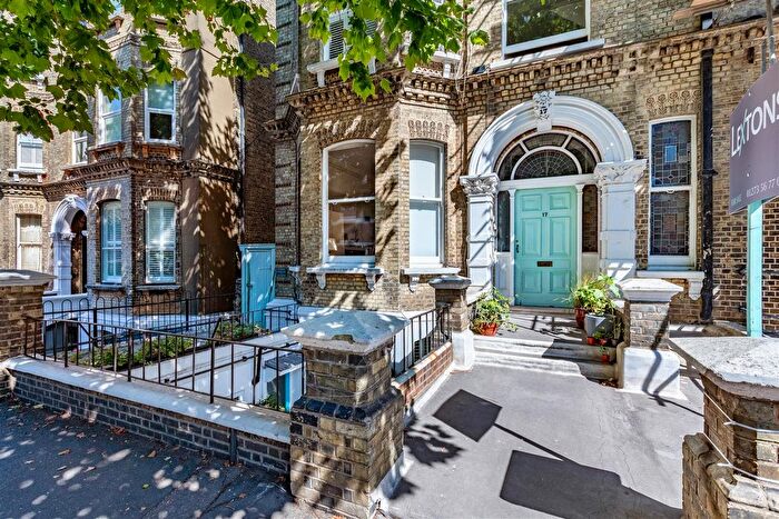 2 Bedroom Flat For Sale In Cromwell Road, Hove, BN3