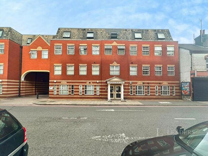 2 Bedroom Flat To Rent In Mill Street, Luton, Bedfordshire, LU1