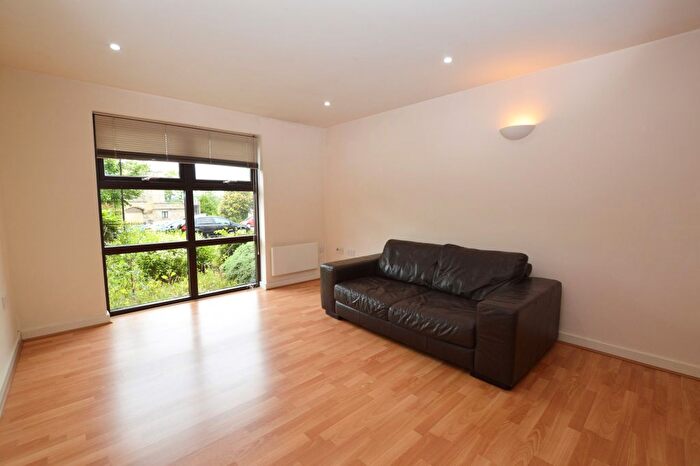 2 Bedroom Property To Rent In Queens View Queens Tower, Sheffield, S2