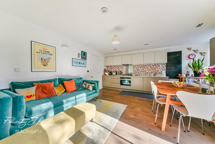 2 Bedroom End Of Terrace House For Sale In Parade Ground Path, London, SE18
