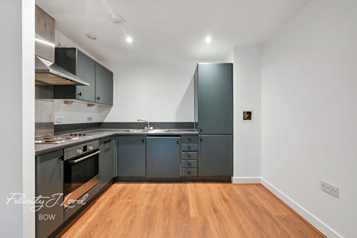 2 Bedroom Apartment For Sale In Meath Crescent, London, E2