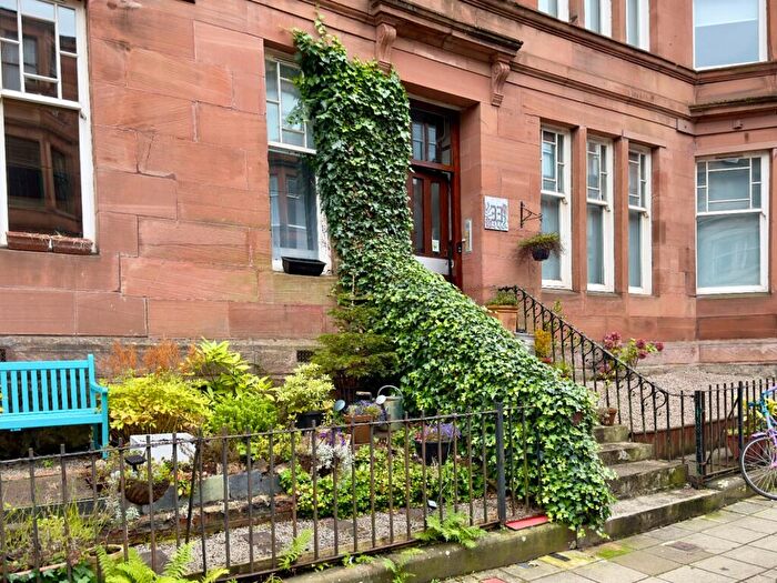 3 Bedroom Flat To Rent In Cranworth Street, Hillhead, Glasgow, G12