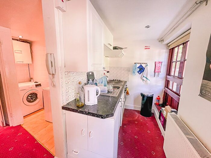 4 Bedroom Flat To Rent In Caledonian Road, London, N1