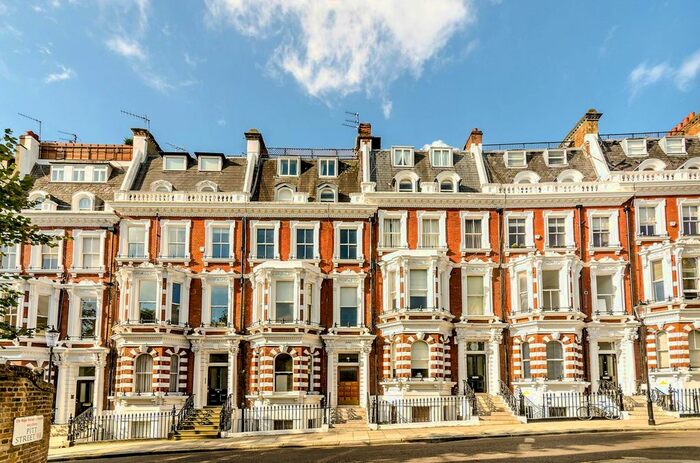 Studio To Rent In Hornton Street, Kensington, London, W8