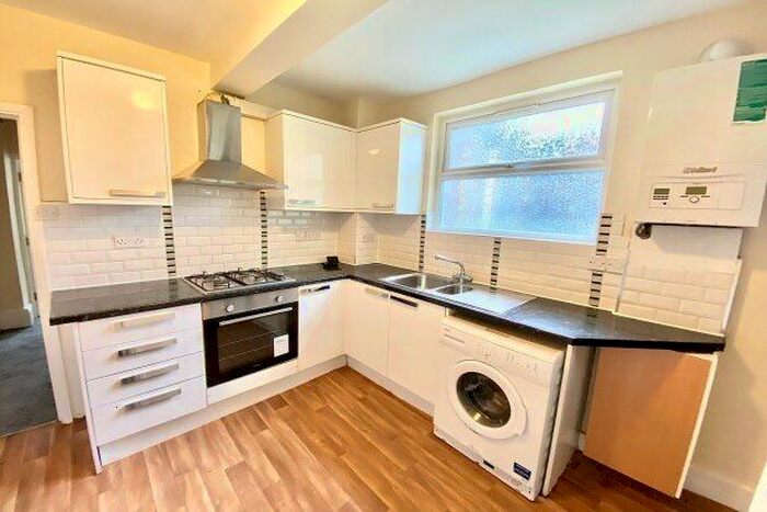 1 Bedroom Flat To Rent In South Birkbeck Road, London, E11