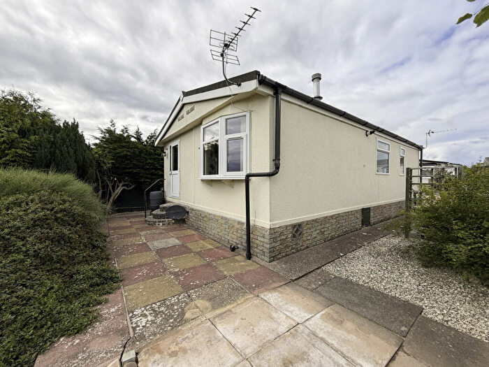 2 Bedroom Park Home For Sale In Bovingdon Park, Hereford, HR4