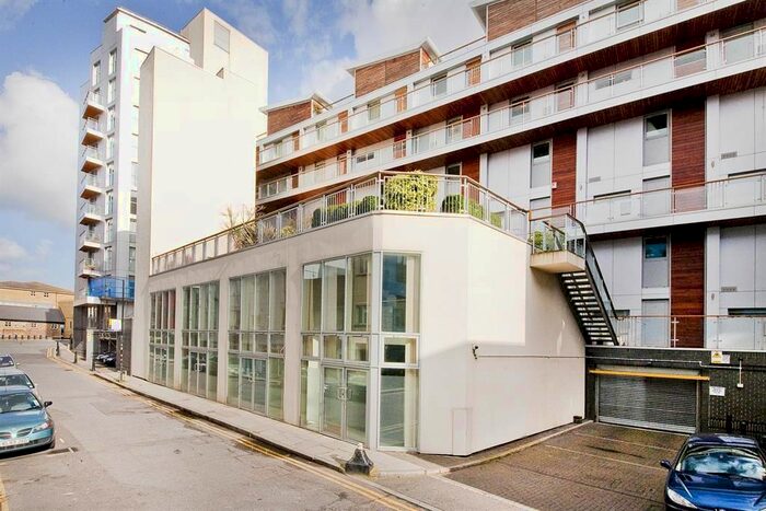 1 Bedroom Flat To Rent In Palmers Road, London, E2