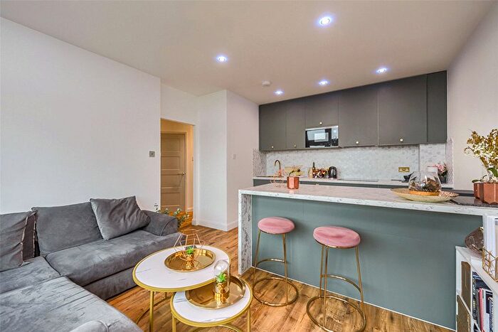 2 Bedroom Flat To Rent In East Block, Metro Central Heights, Elephant Castle, SE1