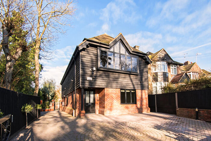 2 Bedroom Maisonette For Sale In Wycombe End, Beaconsfield, HP9