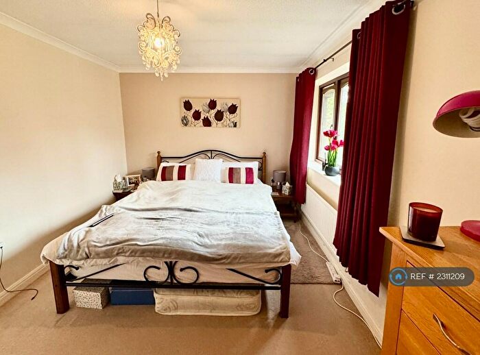 2 Bedroom Flat To Rent In Stanbury Gate, Spencers Wood, Reading, RG7