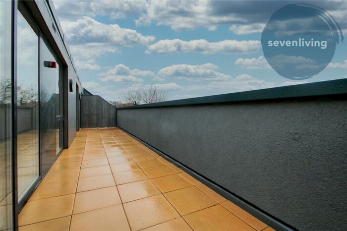 2 Bedroom Apartment To Rent In The Grand Exchange, Market Street, Bracknell, Berkshire, RG12