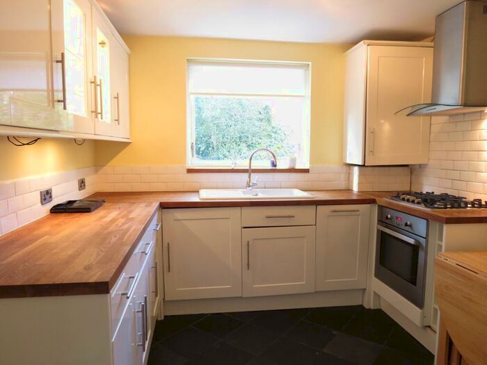 2 Bedroom Apartment To Rent In Norwood Road, Herne Hill, London, SE24