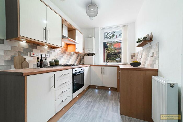 3 Bedroom Terraced House To Rent In Greenway Street, Darwen, BB3