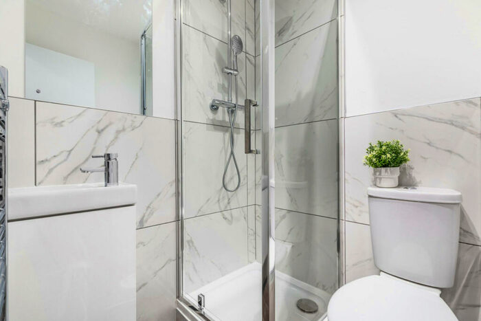 5 Bedroom House To Rent In Talbot Mount, Leeds, LS4
