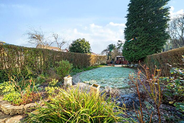 2 Bedroom Bungalow For Sale In Guildford Road, Ottershaw, KT16