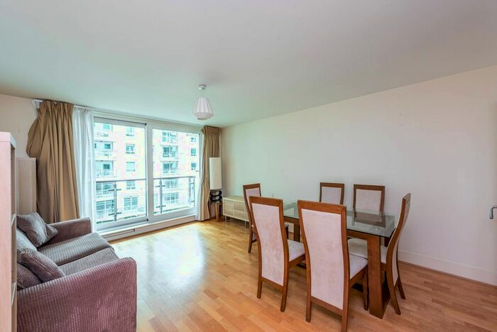 2 Bedroom Flat To Rent In St George Wharf, Vauxhall, London, SW8