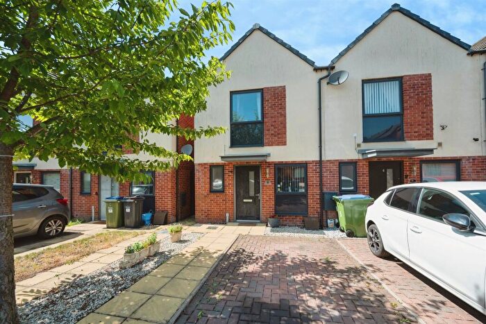 2 Bedroom End Of Terrace House For Sale In Wattle Road, West Bromwich, B70