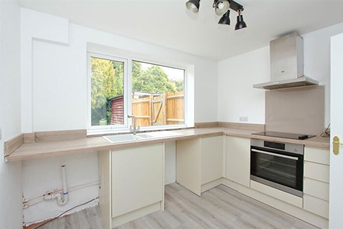 2 Bedroom Detached House For Sale In High Street, Stockbridge, SO20