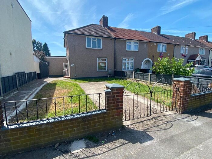 3 Bedroom End Of Terrace House To Rent In Holgate Road, Dagenham, RM10