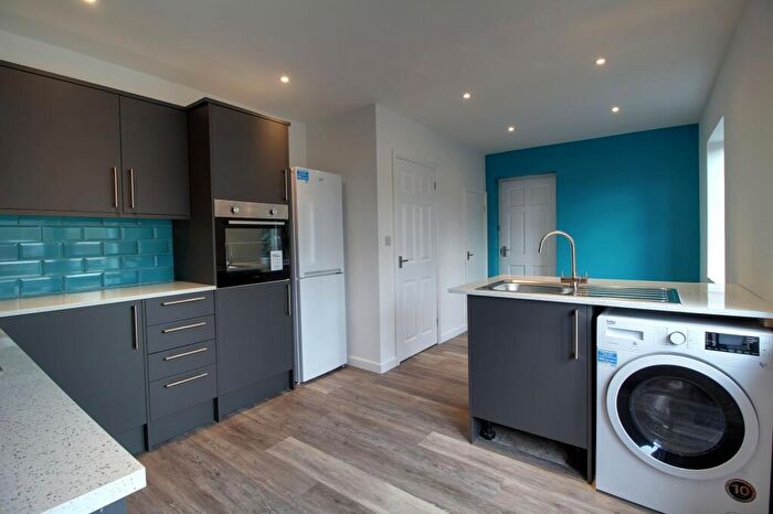 3 Bedroom Semi-Detached House To Rent In Holybrook Road, Reading, RG1