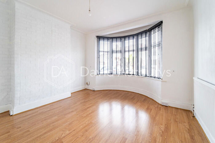 3 Bedroom Terraced House To Rent In Ashley Gardens, Palmers Green, London, N13