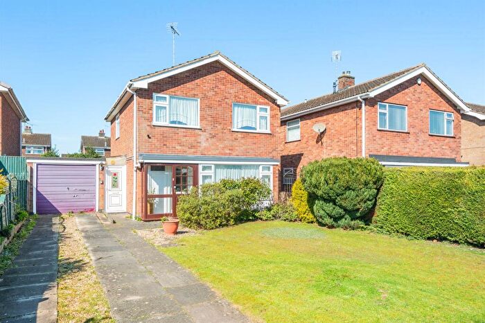 4 Bedroom Detached House For Sale In Lonsdale Road, Stamford, PE9