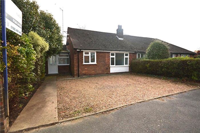 2 Bedroom Bungalow For Sale In Leagrave High Street, Luton, Bedfordshire, LU4
