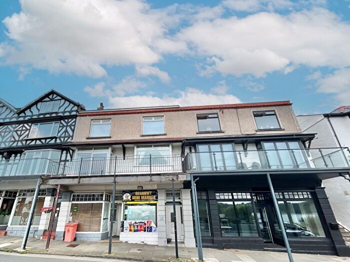 2 Bedroom Flat For Sale In Station Road, Deganwy, LL31