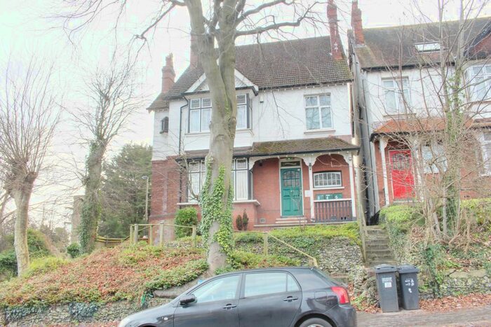 1 Bedroom Flat To Rent In St. Augustines Avenue, South Croydon, CR2