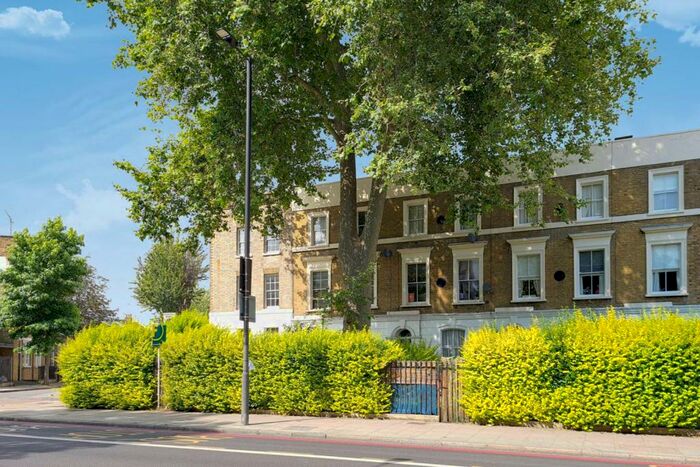 2 Bedroom Flat To Rent In City Road, Angel, London, EC1V