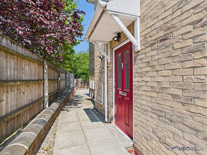 2 Bedroom End Of Terrace House To Rent In Louis Street, HU3