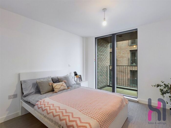 1 Bedroom Flat To Rent In The Landmark, Oldfield Road, Salford, M5