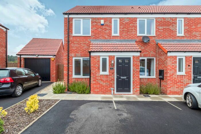 2 Bedroom Town House To Rent In Skylark Way, Clipstone Village, Mansfield, NG21