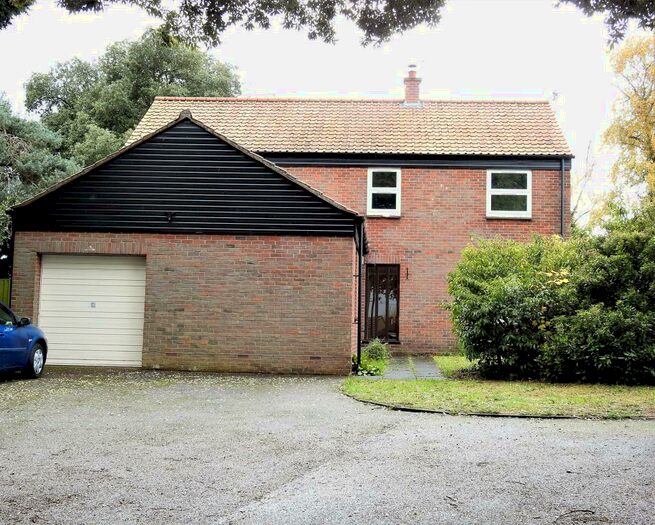 4 Bedroom Detached House To Rent In Rectory Road, Rowhedge, Colchester, CO5