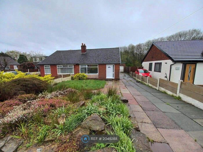 3 Bedroom Bungalow To Rent In Ilkley Close, Bolton, BL2