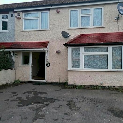 3 Bedroom Terraced House To Rent In Smallberry Avenue, Isleworth, TW7