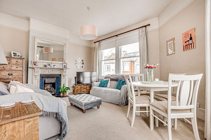 1 Bedroom Flat To Rent In Dagnan Road, Clapham South, SW12