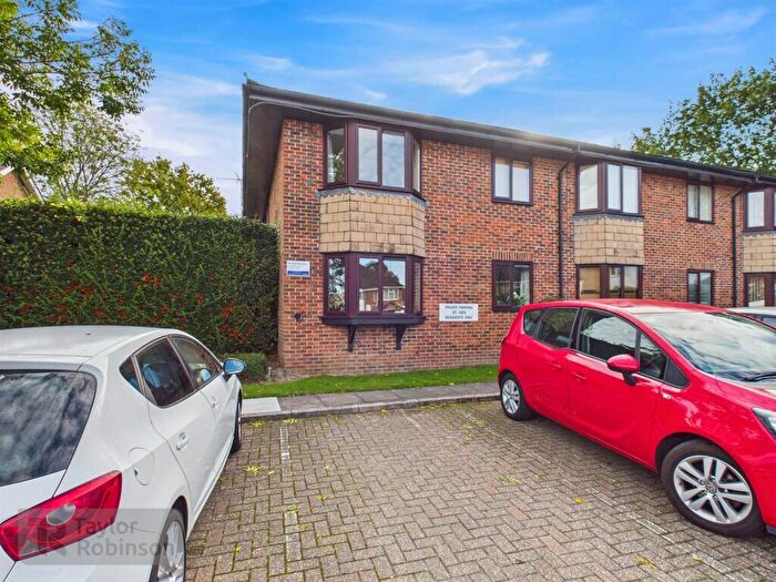 1 Bedroom Retirement Property For Sale In Belloc Close, Crawley, West Sussex, RH10