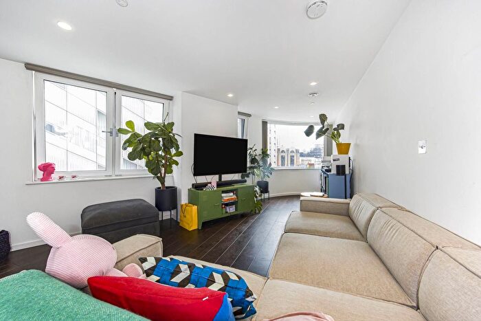 2 Bedroom Flat To Rent In City Road, Old Street, EC1V