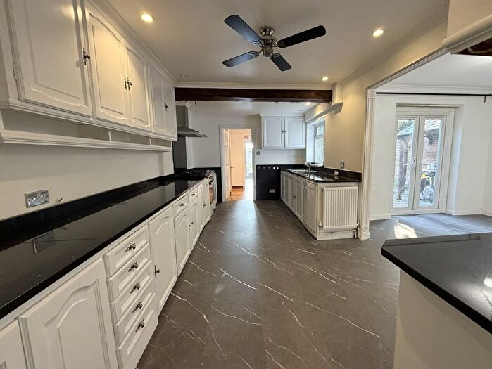 4 Bedroom Semi-Detached House To Rent In Maple Close, Mitcham, CR4