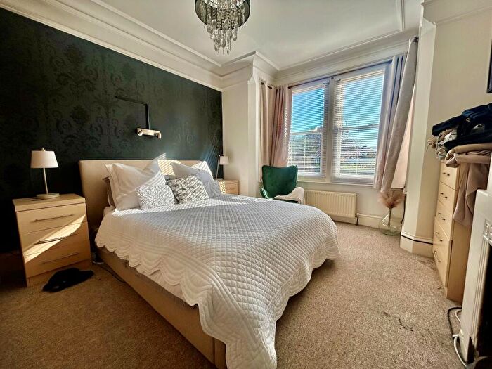 2 Bedroom Flat To Rent In Rectory Road, Worthing, BN14