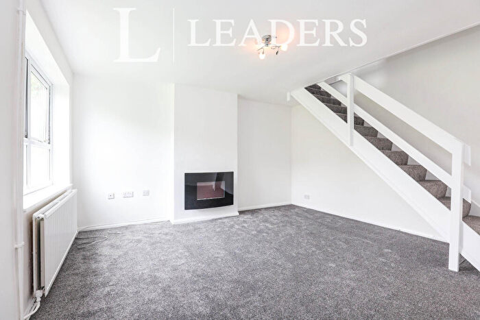 3 Bedroom House To Rent In Grasscroft, Northampton, Northamptonshire, NN2