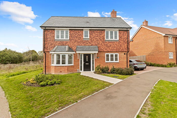 4 Bedroom Detached House For Sale In Clover Crescent, Hailsham, BN27