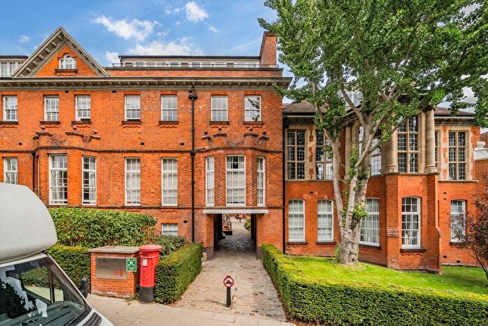 1 Bedroom Flat To Rent In Kidderpore Avenue, London, NW3