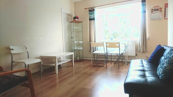 3 Bedroom Flat To Rent In Horn Lane, London, W3