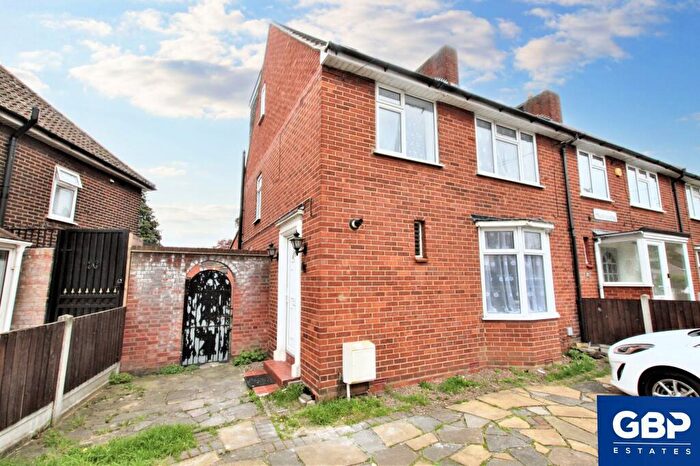 4 Bedroom Semi-Detached House To Rent In Stamford Road, Dagenham, RM9